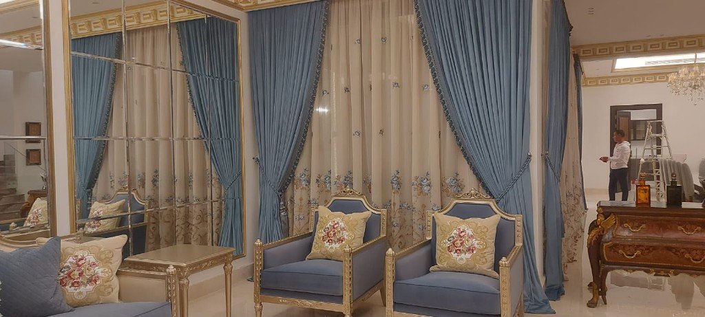 Interior paint and finishing